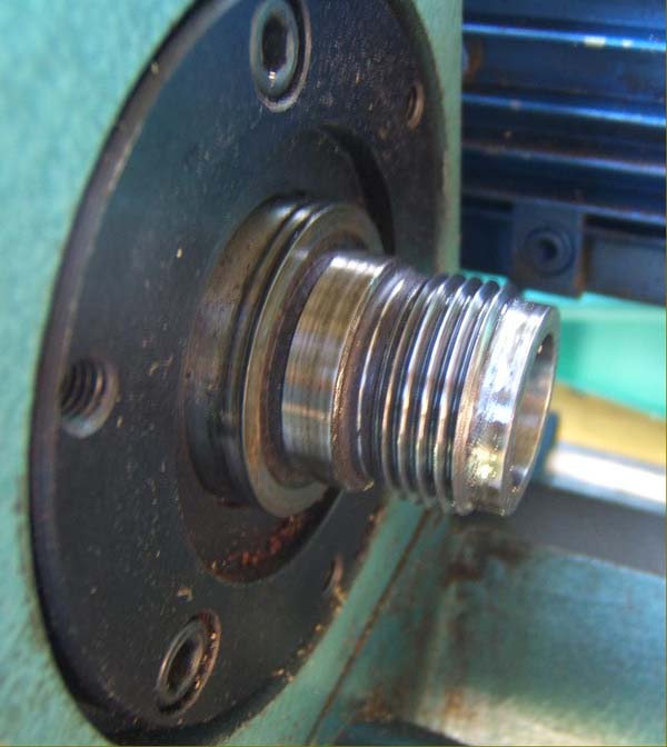 Фото токарного верстата Універсал-3М Універсал-3М Фото токарного верстата